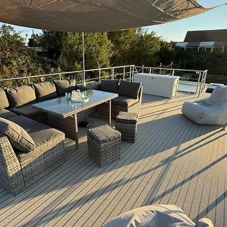 Luxboot Elisa Hausboot Mit Starlink Internet Hotel en barco *