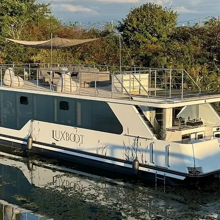 Hotel en barco Luxboot Elisa Hausboot Mit Starlink Internet Waren (Mueritz)