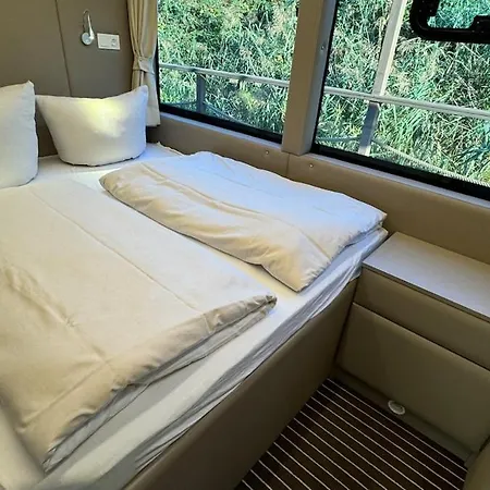 Hotel en barco Luxboot Elisa Hausboot Mit Starlink Internet
