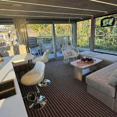 Hotel en barco Luxboot Elisa Hausboot Mit Starlink Internet
